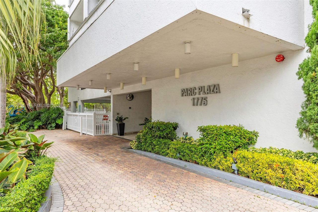 1775 Washington Ave , Unit 14F, Miami Beach, FL 33139 Photo