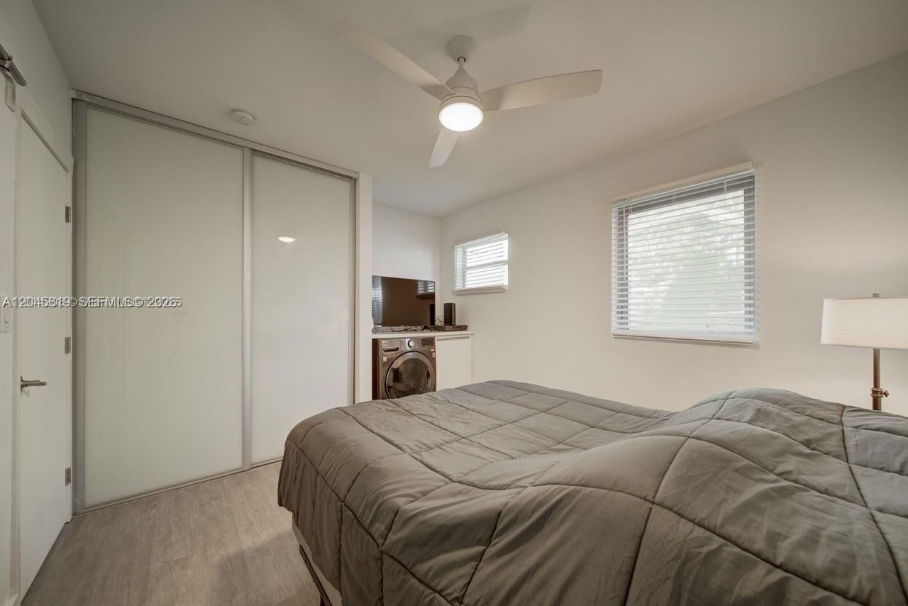 1568 Pennsylvania , Unit 325, Miami Beach, FL 33139 Photo