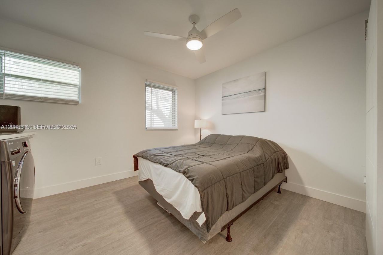 1568 Pennsylvania , Unit 325, Miami Beach, FL 33139 Photo