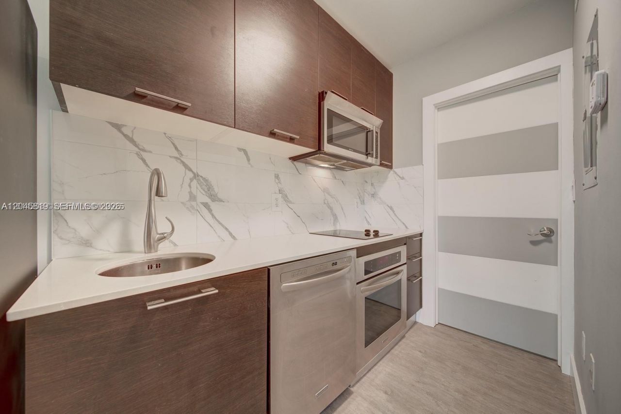 1568 Pennsylvania , Unit 325, Miami Beach, FL 33139 Photo