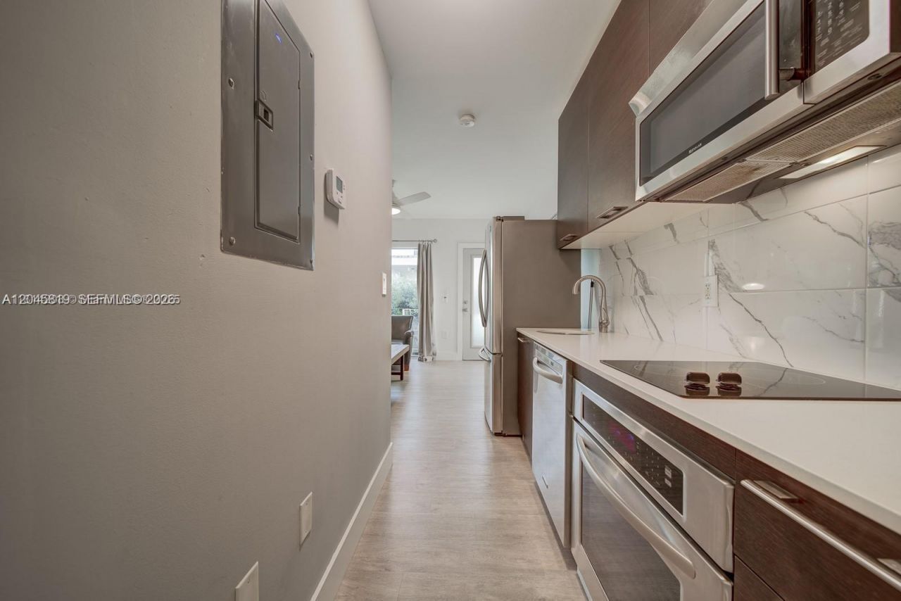 1568 Pennsylvania , Unit 325, Miami Beach, FL 33139 Photo