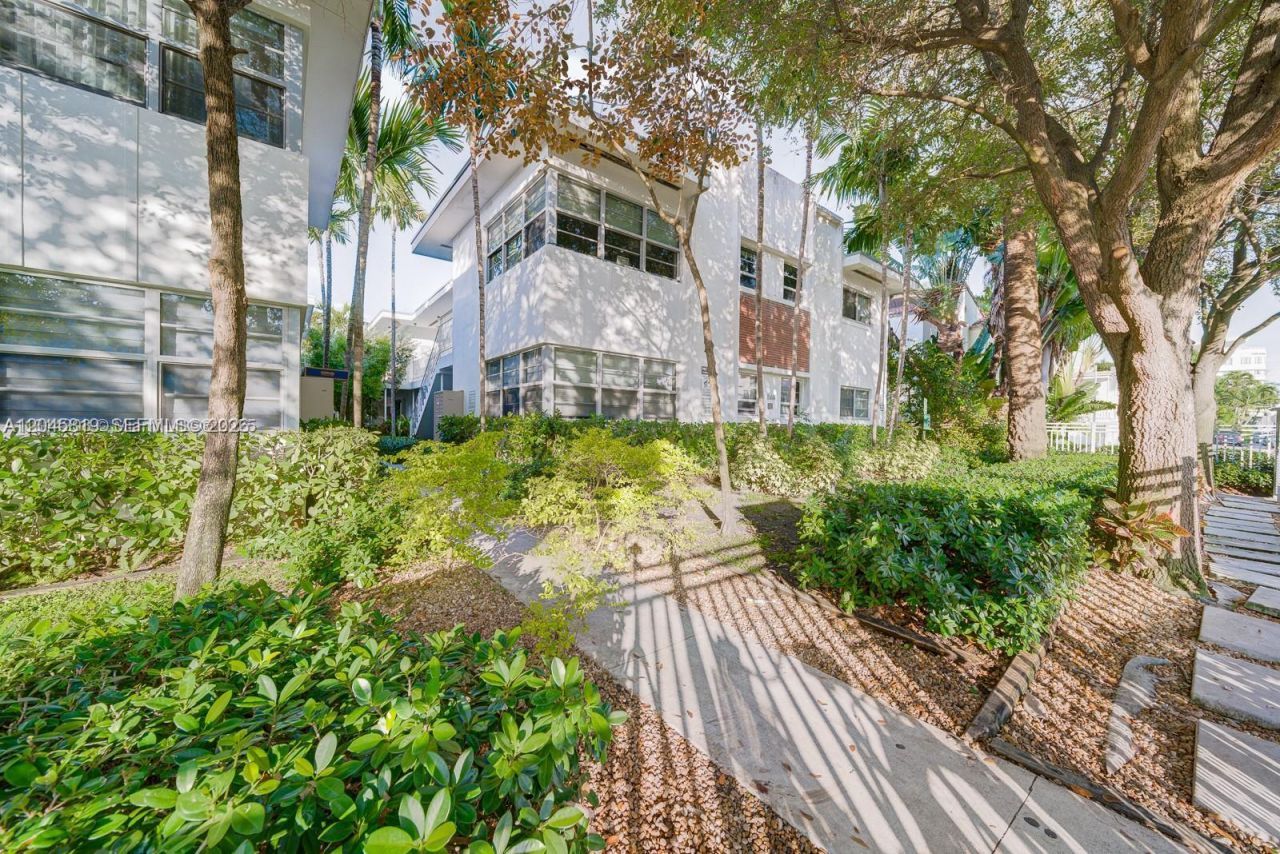 1568 Pennsylvania , Unit 325, Miami Beach, FL 33139 Photo