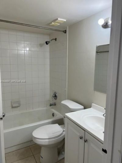 10717 Cleary Blvd , Unit 111, Plantation, FL 33324 Photo