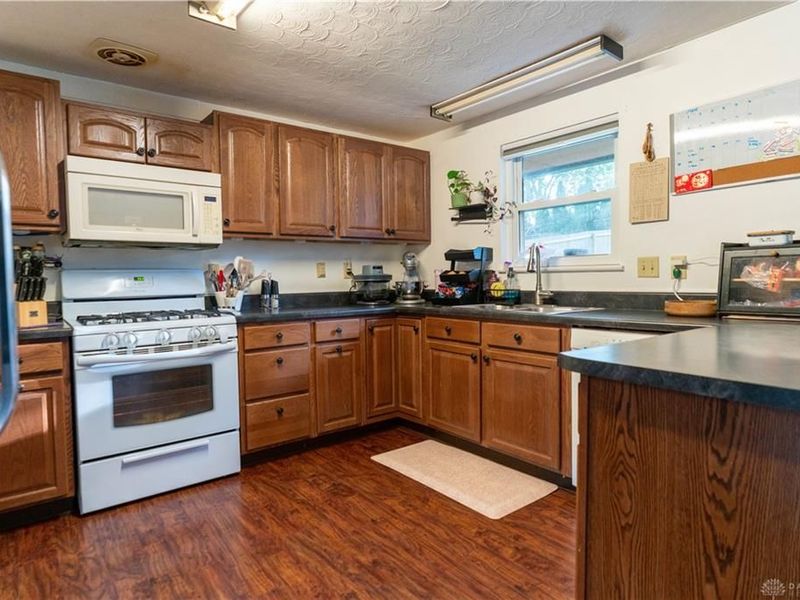 7087 Claybeck Drive, Huber Heights, OH 45424 Photo 10