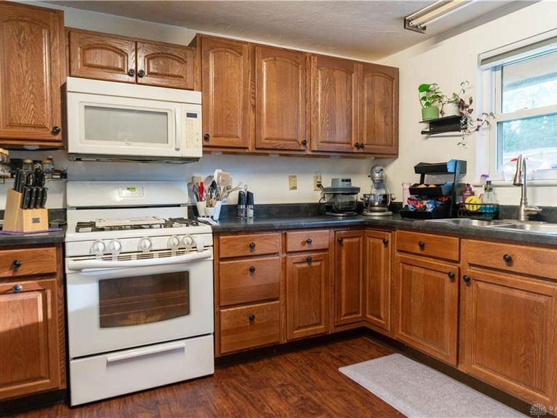 7087 Claybeck Drive, Huber Heights, OH 45424 Photo 11