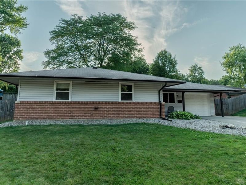 7087 Claybeck Drive, Huber Heights, OH 45424 Photo 2