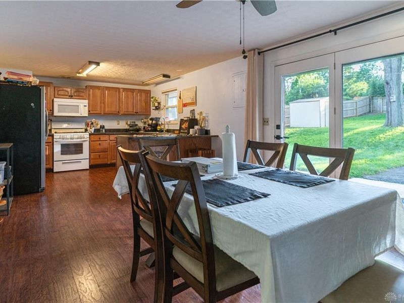 7087 Claybeck Drive, Huber Heights, OH 45424 Photo 9