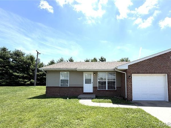 216 Aaron Court , Mascoutah, IL 62258