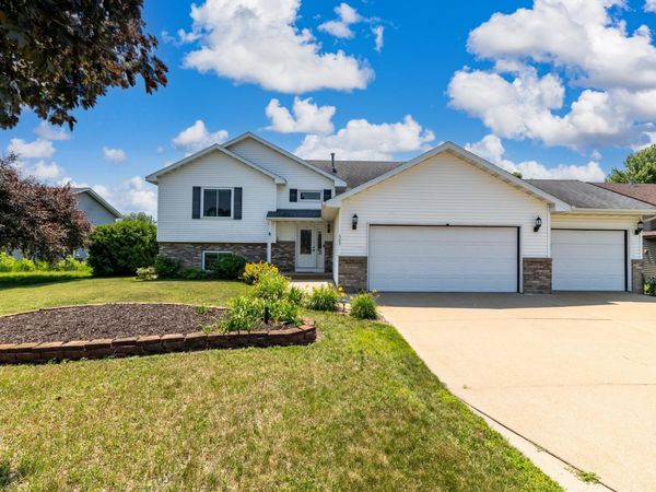 605 E South Street, Belle Plaine, MN 56011