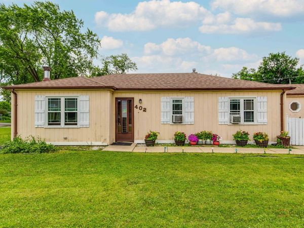 402 S Addison Street , Bensenville, IL 60106