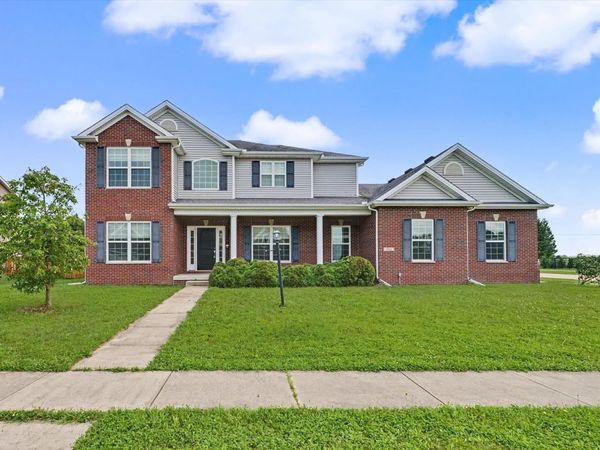 601 Silver Lake Court , Savoy, IL 61874