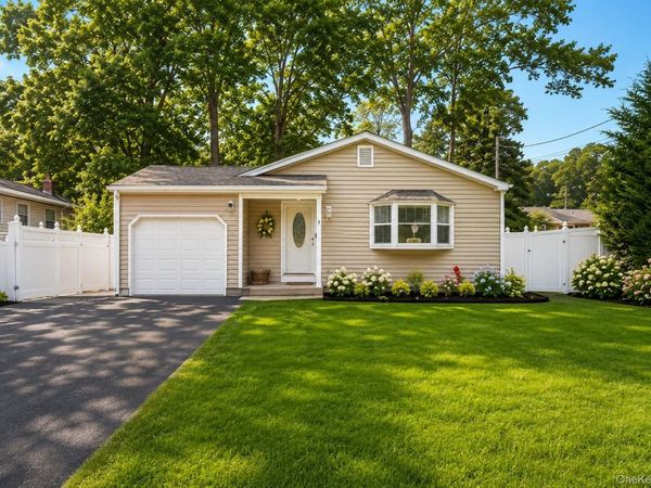 22 Babylon Drive , Sound Beach, NY 11789