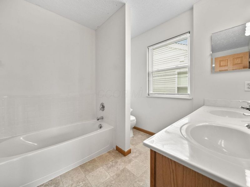 3691 Parker Knoll Lane , Columbus, OH 43219 Photo 33