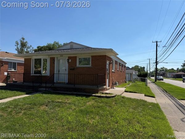 5902 N Lafayette Street, Dearborn Heights, MI 48127