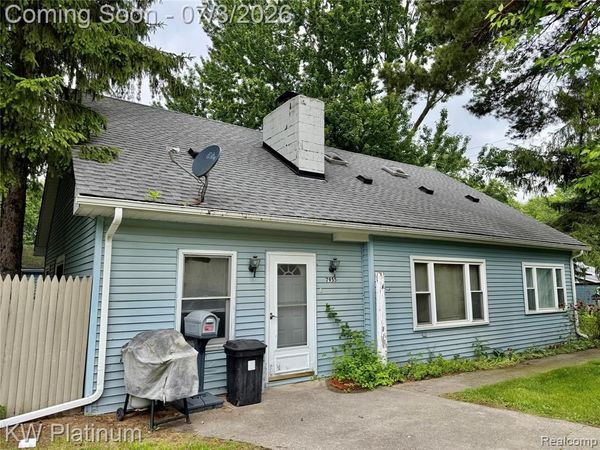 7955 Lakeshore Road, Burtchville Twp, MI 48059