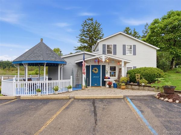 425 S Ortonville Road , Orion Twp, MI 48462