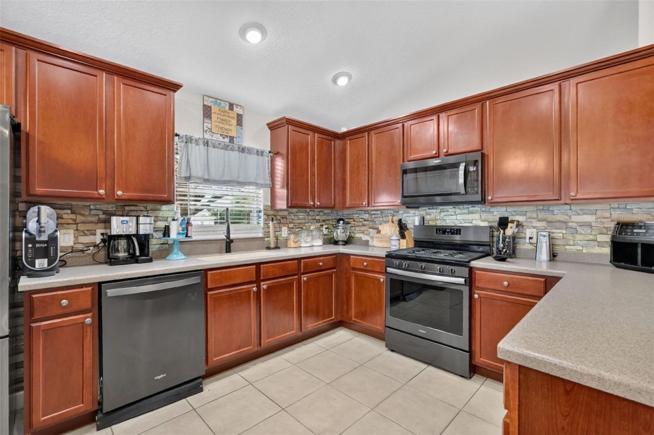 36809 Meridian Circle , Grand Island, FL 32735 Photo