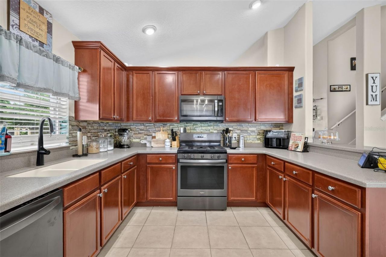 36809 Meridian Circle , Grand Island, FL 32735 Photo