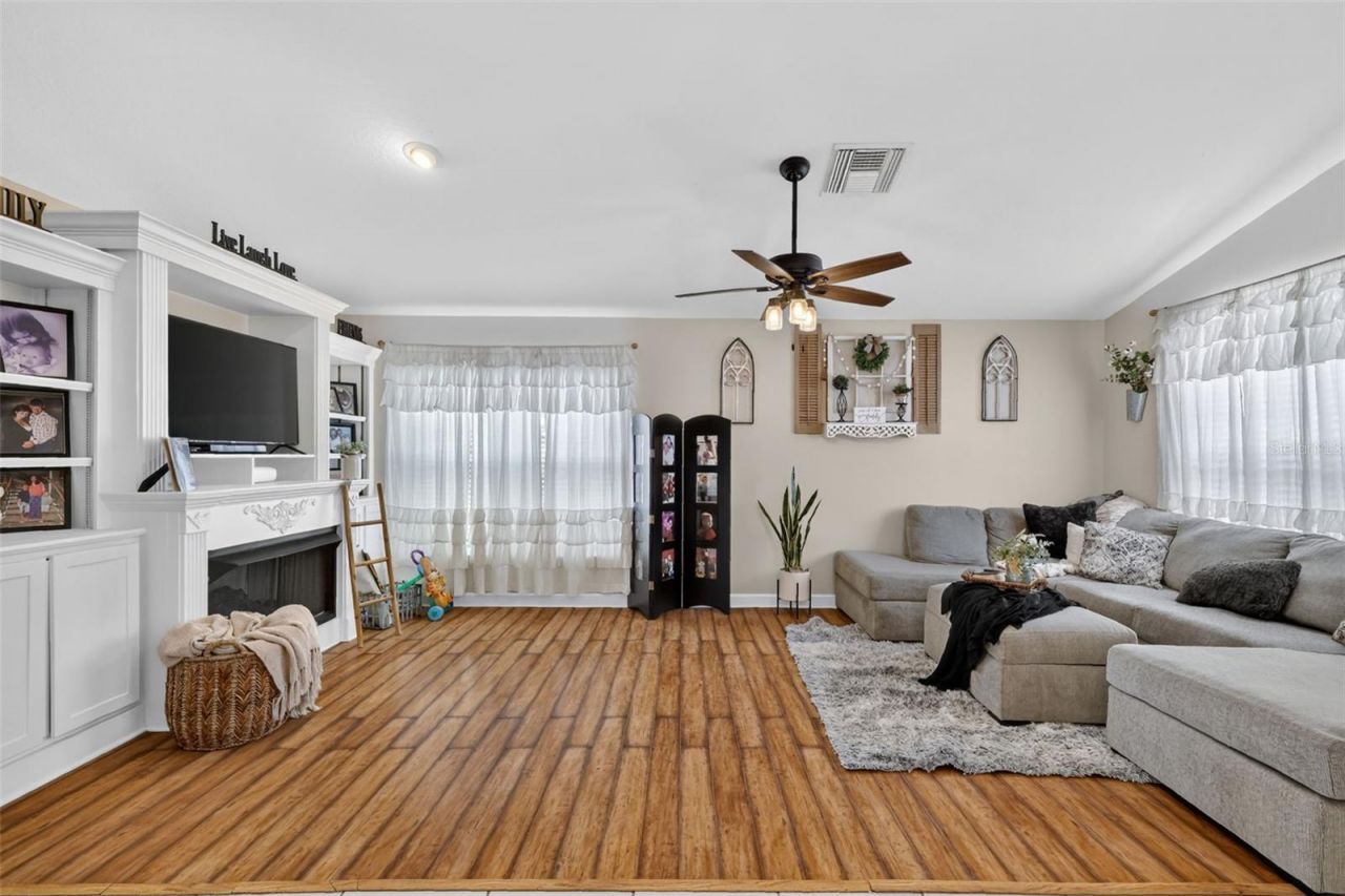 36809 Meridian Circle , Grand Island, FL 32735 Photo