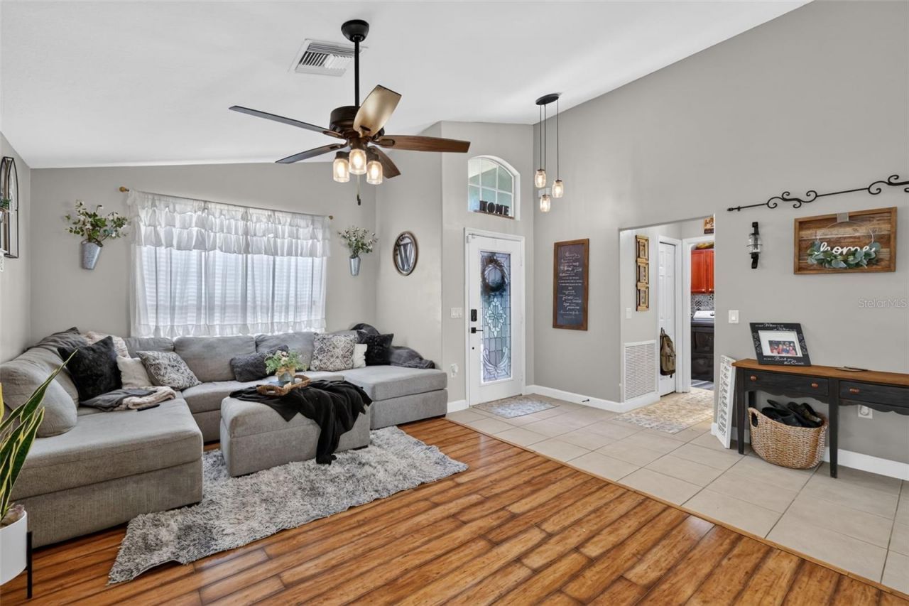 36809 Meridian Circle , Grand Island, FL 32735 Photo