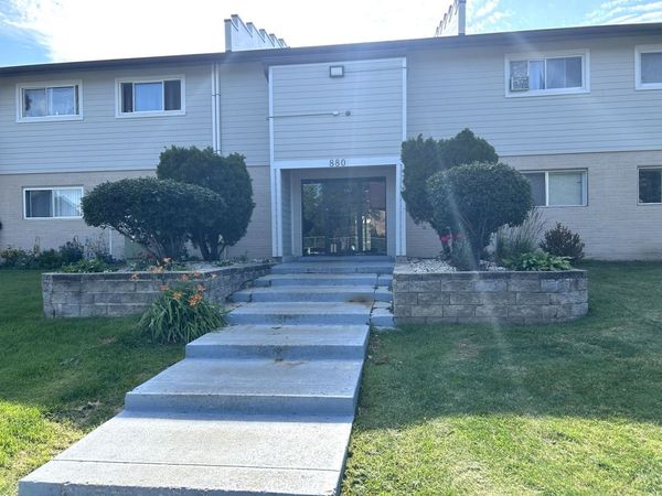 880 E Old Willow Road, Unit 166, Prospect Heights, IL 60070