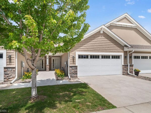 605 Liberty Way , Vadnais Heights, MN 55127