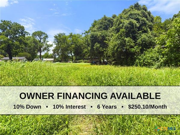 203 Trinity Street, Hearne, TX 77859