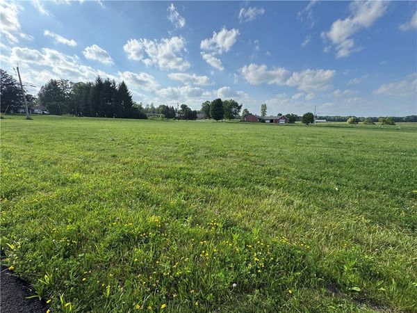 Lot 1 Tradewind Rd, New Castle, PA 16102
