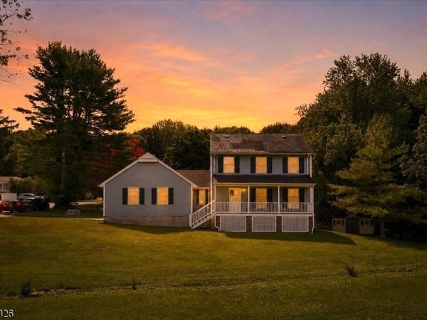 12 Mountain View St, Hamburg, NJ 07419