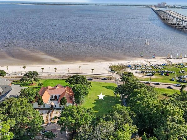 201 Front Beach Drive, Ocean Springs, MS 39564