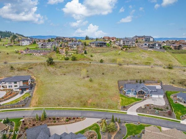 150 N Holiday Hills Dr, Liberty Lake, WA 99019