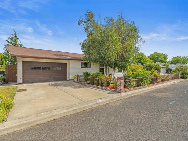 905 Stewart Ave, Lewiston, ID 83501