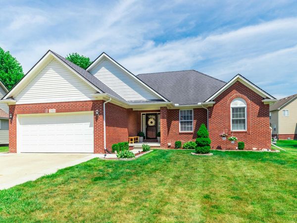 23509 W Creek Drive, Unit 36, New Boston, MI 48164