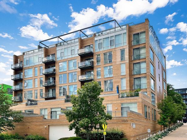 1720 Oak Avenue , Unit 703, Evanston, IL 60201