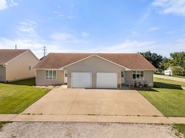 106 E Walnut Street, Roland, IA 50236