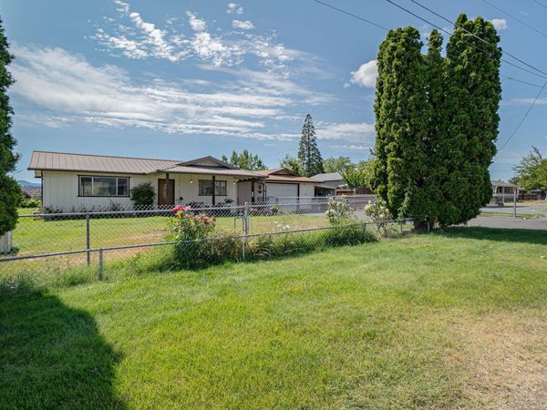 6181 Thistle Lane, Central Point, OR 97502