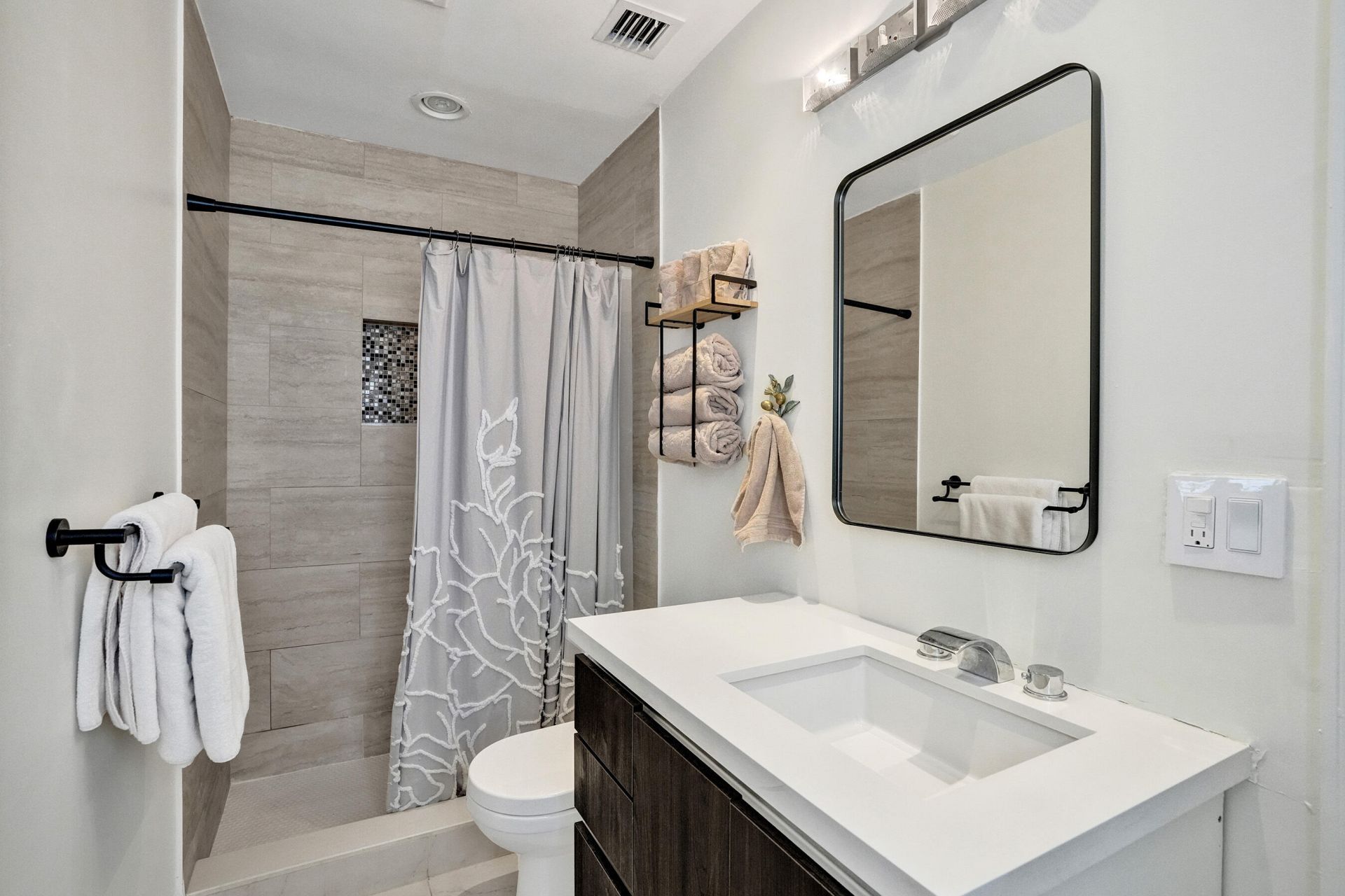 5830 NE 21st Terrace, Fort Lauderdale, FL 33308 Photo