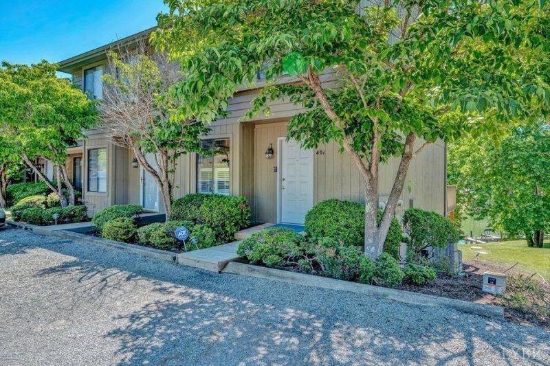 401 Harbor Ridge Drive, Goodview, VA 24095