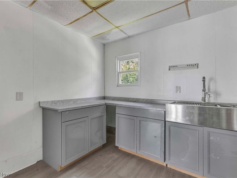 983 E 141st Street, Cleveland, OH 44110 Photo 15