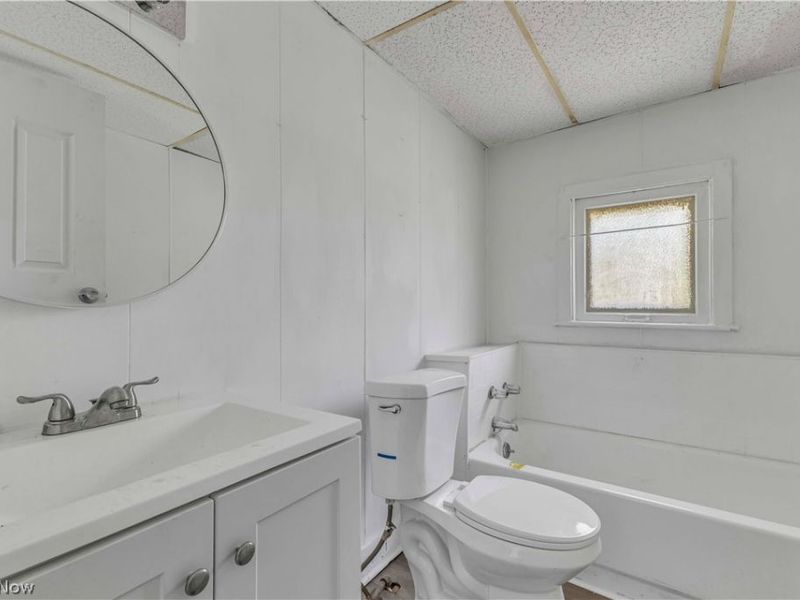 983 E 141st Street, Cleveland, OH 44110 Photo 17