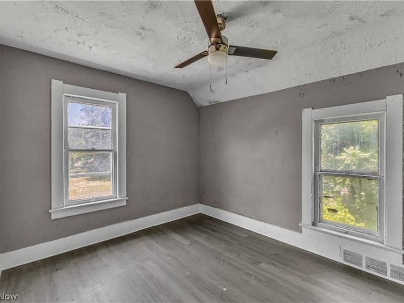 983 E 141st Street, Cleveland, OH 44110 Photo 18