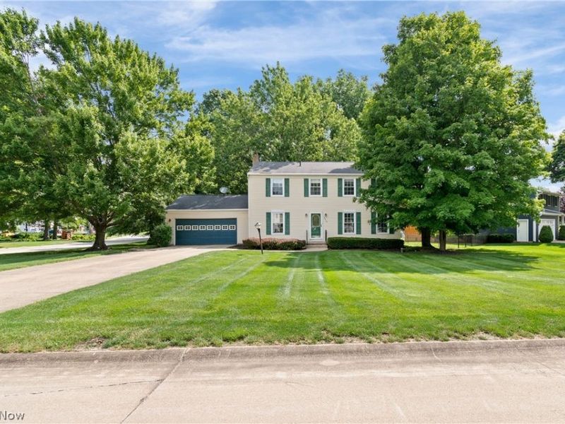 2329 Oak Point Drive , Akron, OH 44321 Photo 2