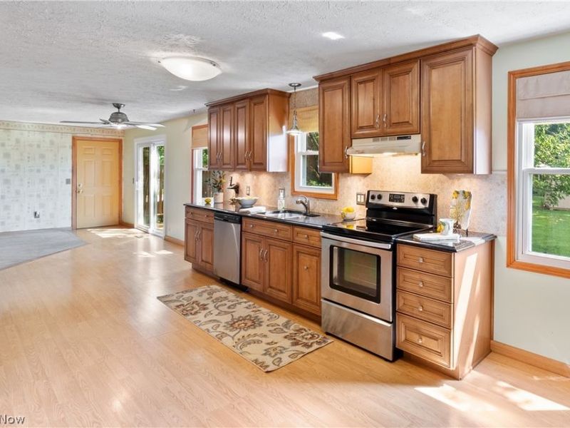 2329 Oak Point Drive , Akron, OH 44321 Photo 8