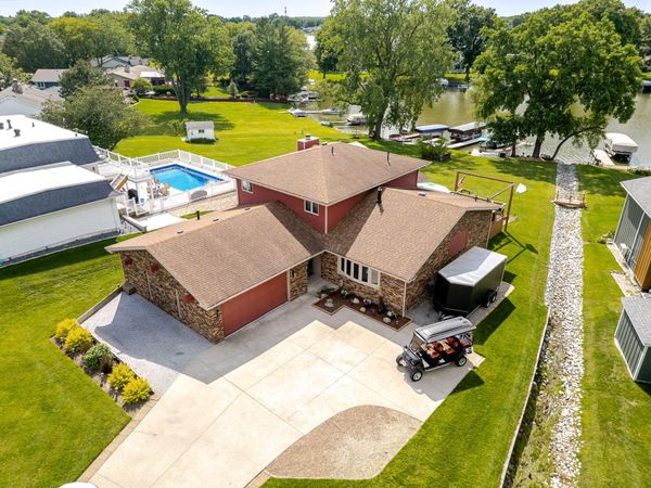 1813 Forest Lane , Crown Point, IN 46307