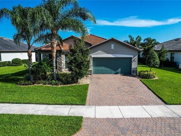 466 SE Vallarta Drive , Port St Lucie, FL 34984