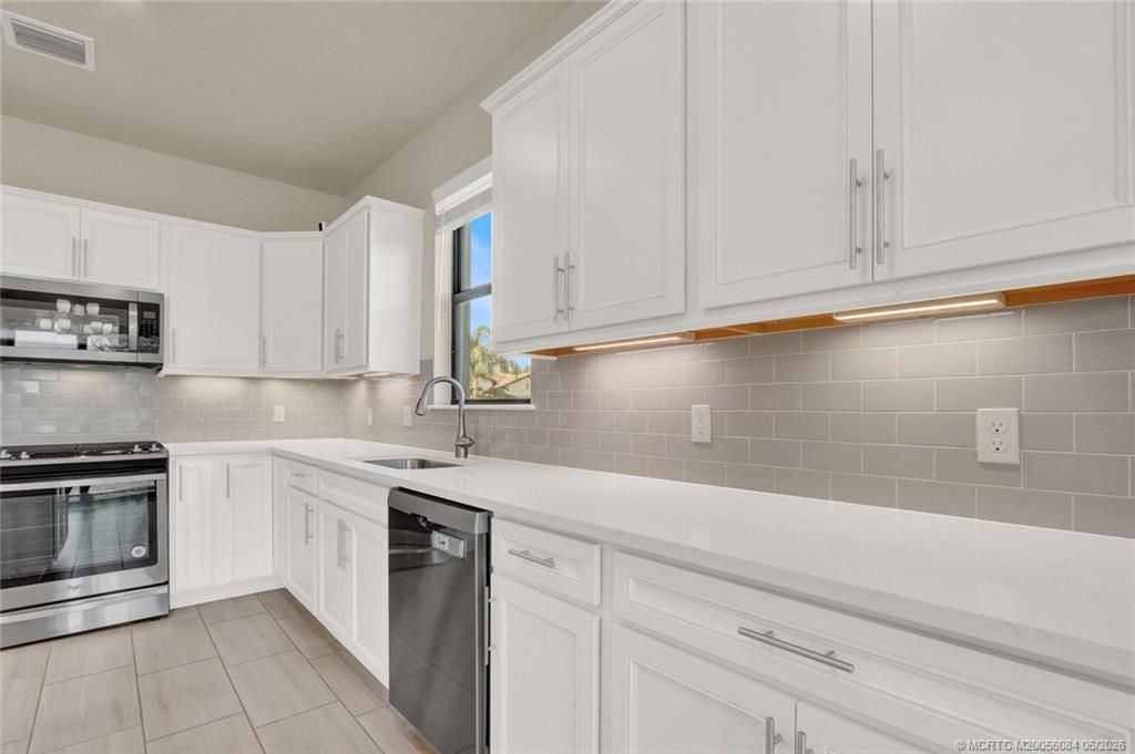 466 SE Vallarta Drive , Port Saint Lucie, FL 34984 Photo