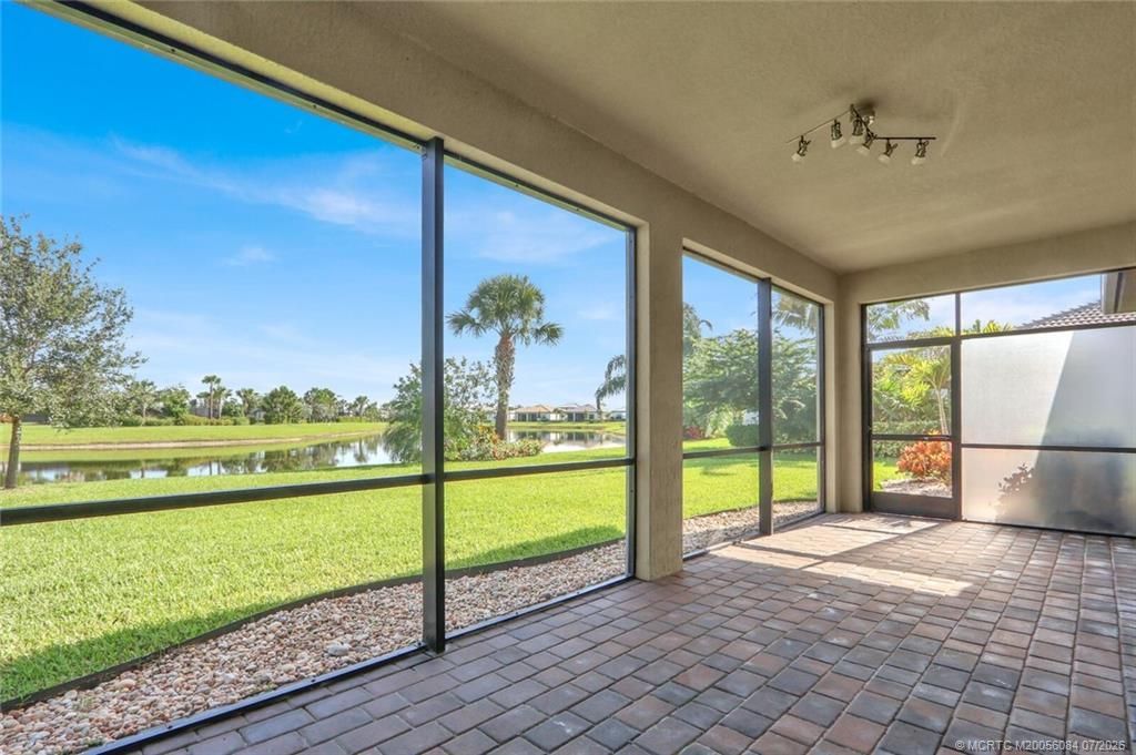 466 SE Vallarta Drive, Port Saint Lucie, FL 34984 Photo
