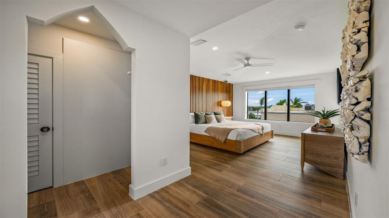 1142 Windsong Lane, Unit B, Sarasota, FL 34242 Photo