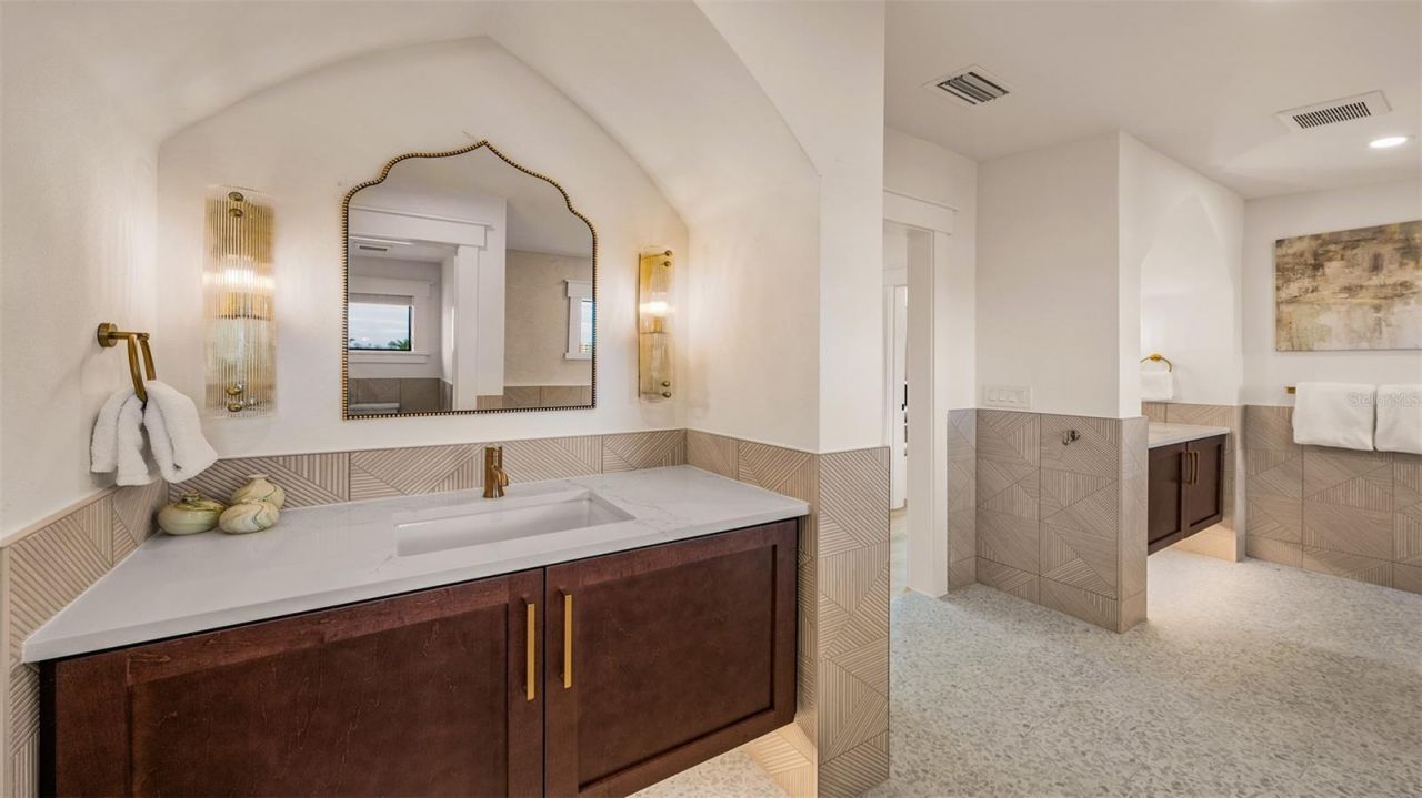 1142 Windsong Lane, Unit B, Sarasota, FL 34242 Photo