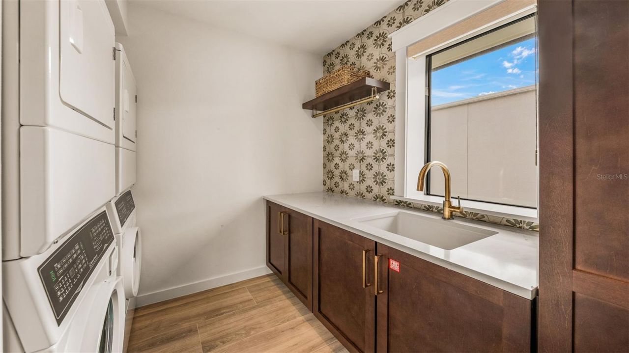 1142 Windsong Lane, Unit B, Sarasota, FL 34242 Photo
